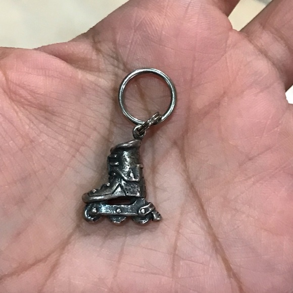 925 Sterling Silver Roller Skates Handcrafted 3D Pendant Charm - Picture 2 of 5